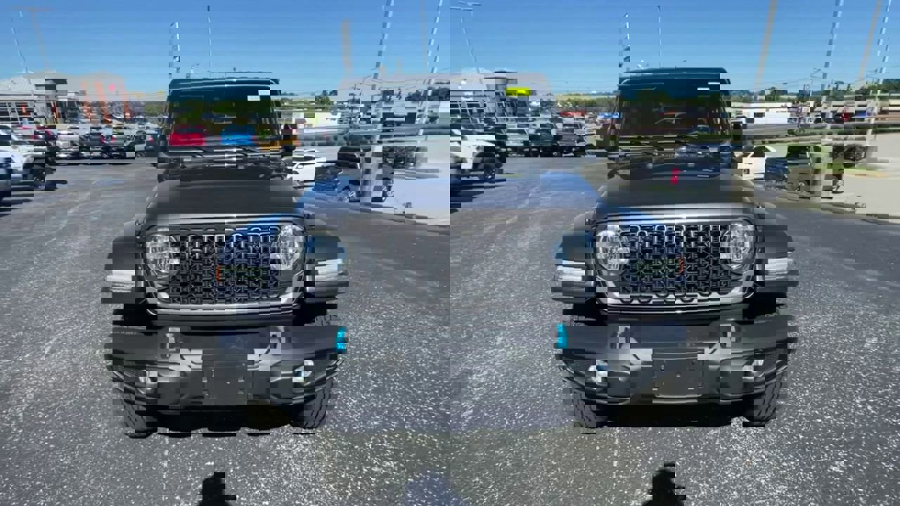 Used 2024 Jeep Wrangler Sport S image 4