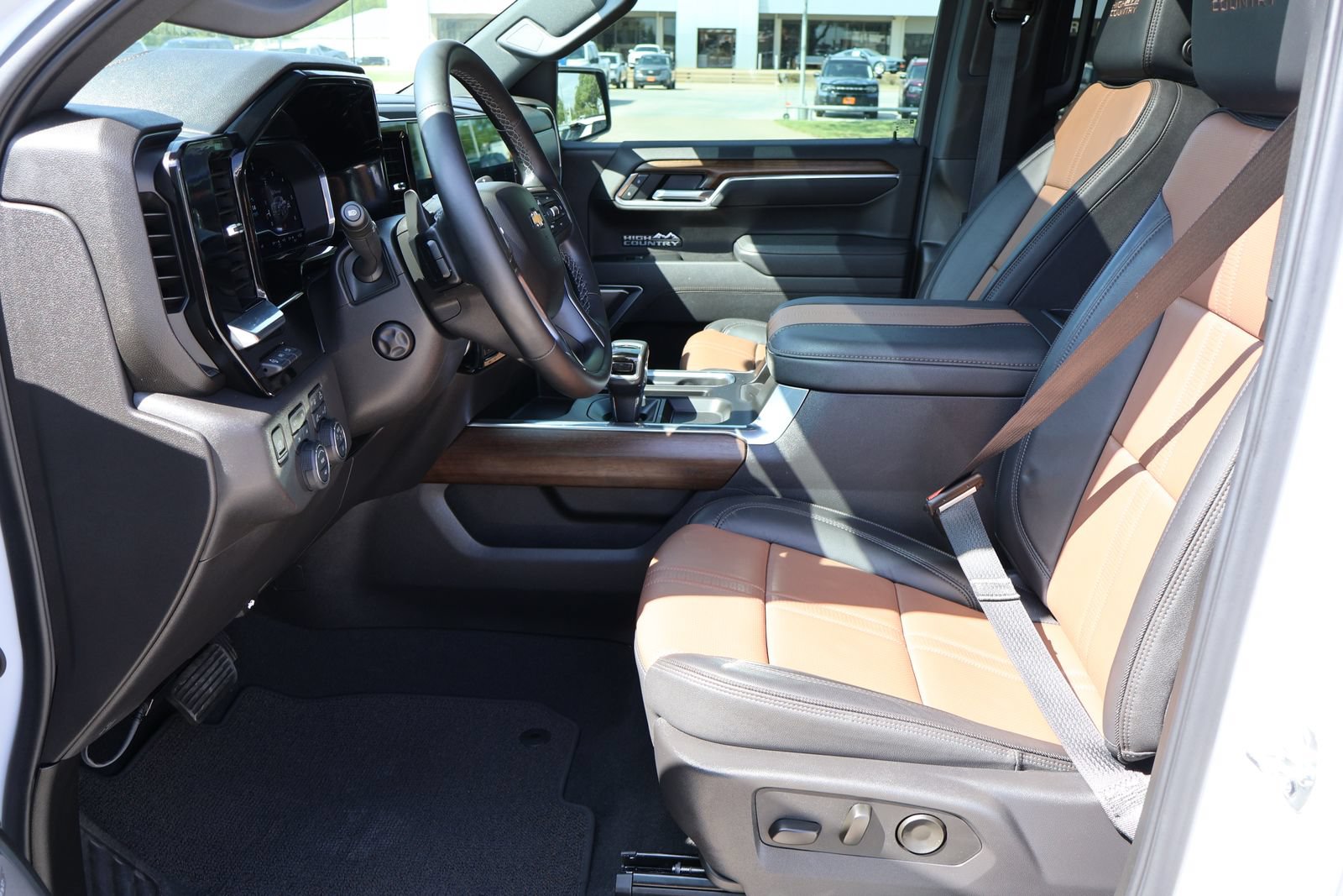 Used 2025 Chevrolet Silverado 1500 High Country w/ Technology Package AWD/4WD image 18