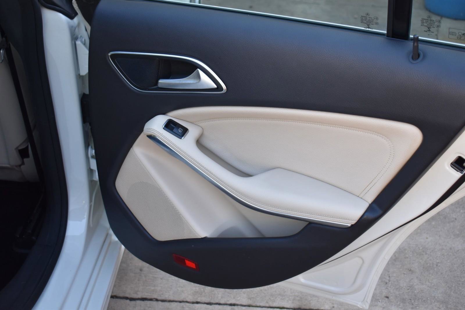 Used 2015 Mercedes-Benz CLA 250 image 40