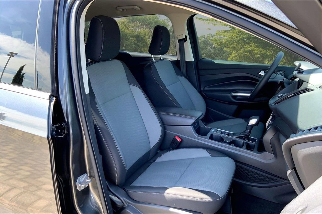 Used 2019 Ford Escape SE image 28