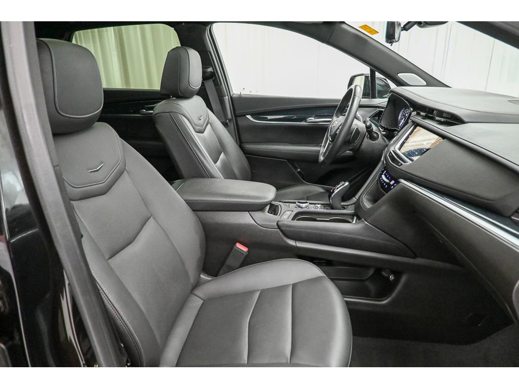 Certified 2024 Cadillac XT5 Premium Luxury w/ Technology Package AWD/4WD image 18