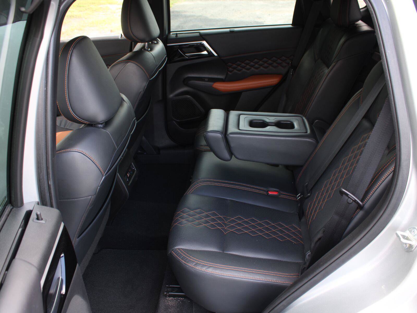 Used 2022 Mitsubishi Outlander SEL AWD/4WD image 19