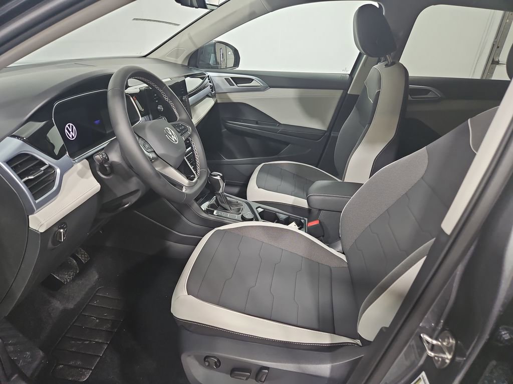 New 2026 Volkswagen Taos SE image 9