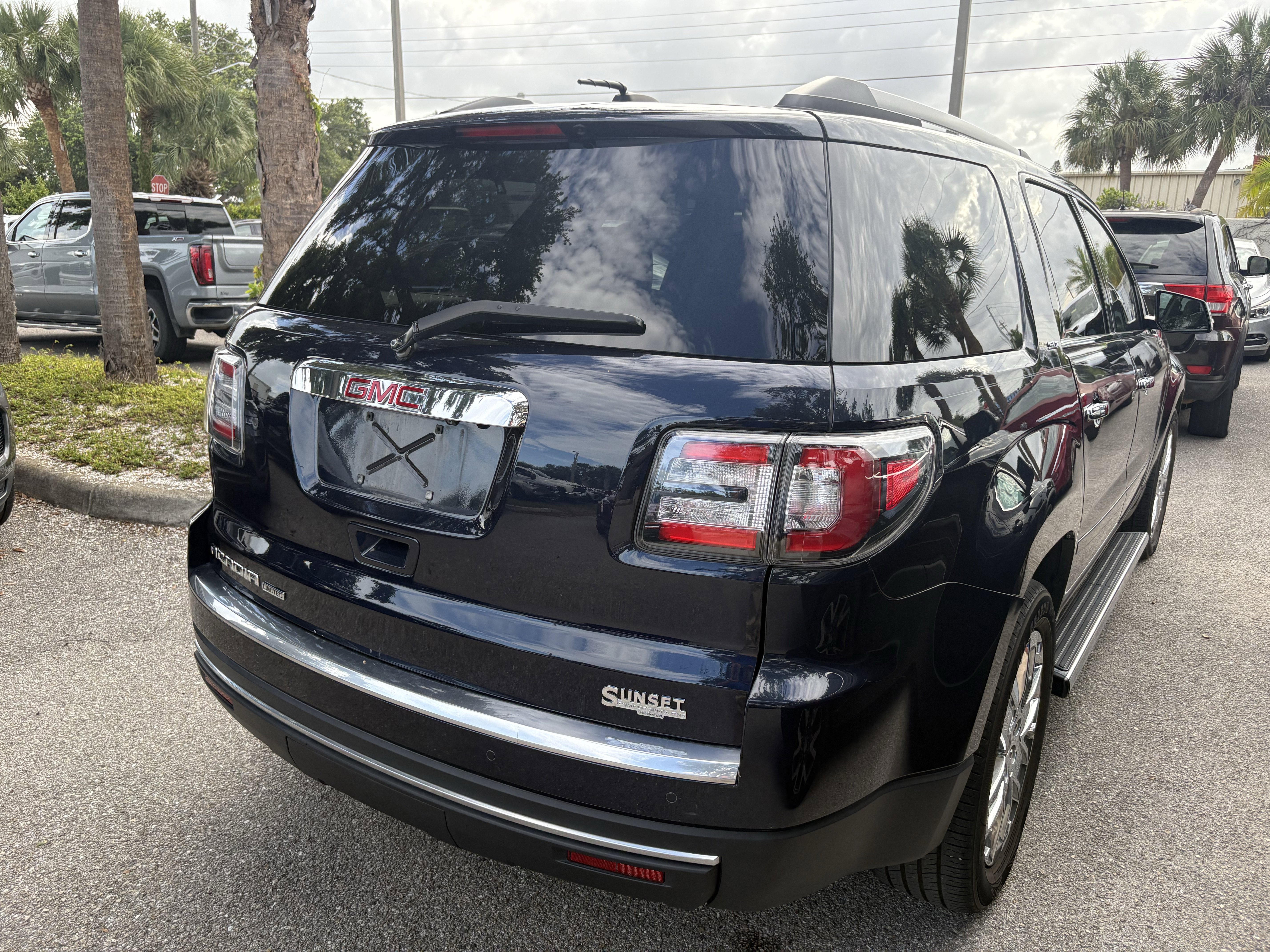 Used 2017 GMC Acadia Limited SLT FWD image 7