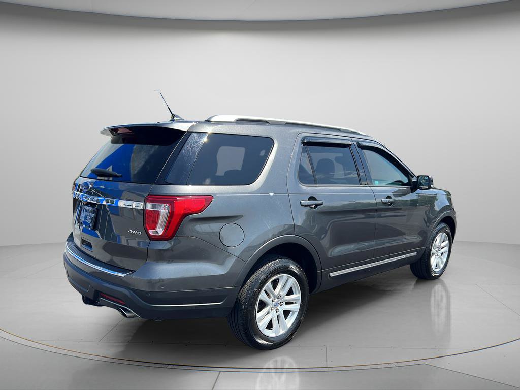 Used 2018 Ford Explorer XLT w/ Equipment Group 201A AWD/4WD image 7