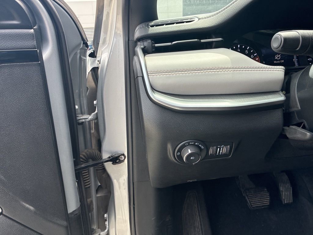 Used 2025 Jeep Compass Limited AWD/4WD image 18