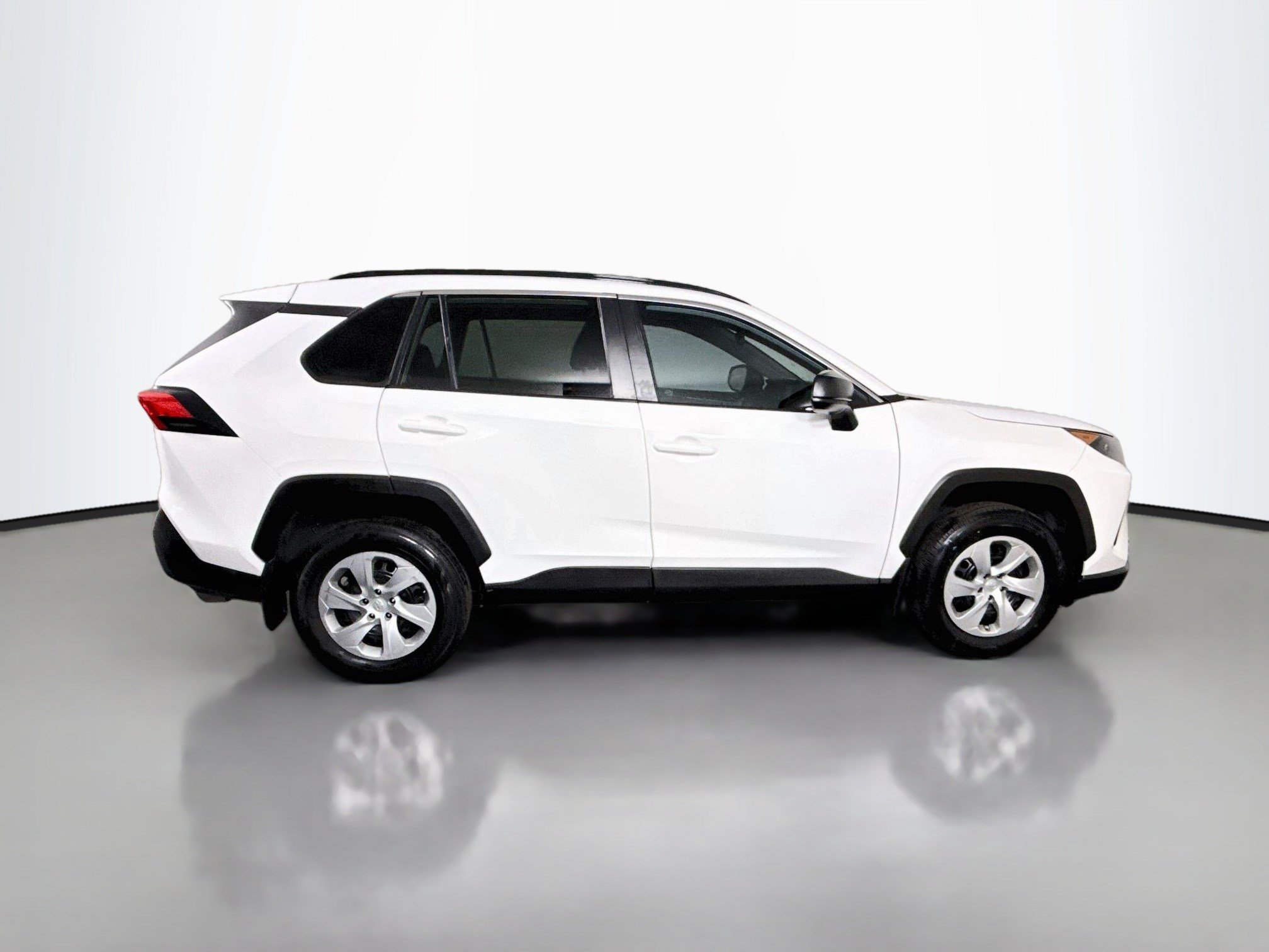 Used 2020 Toyota RAV4 LE FWD image 11