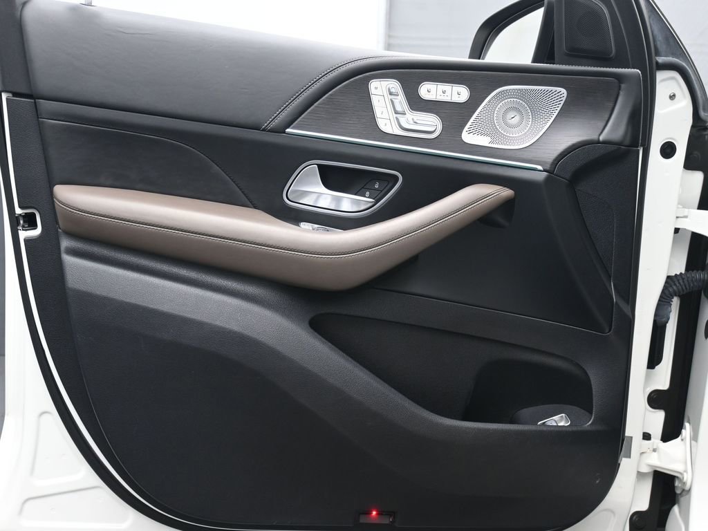 Used 2021 Mercedes-Benz GLS 63 AMG 4MATIC w/ Warmth & Comfort Package image 9