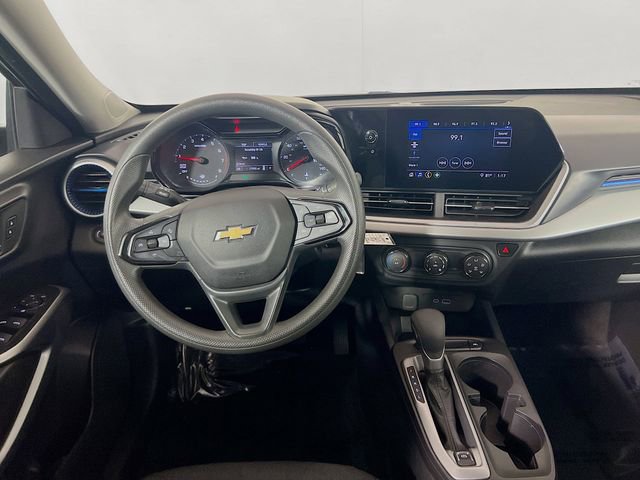 Used 2025 Chevrolet Trax LS FWD image 18