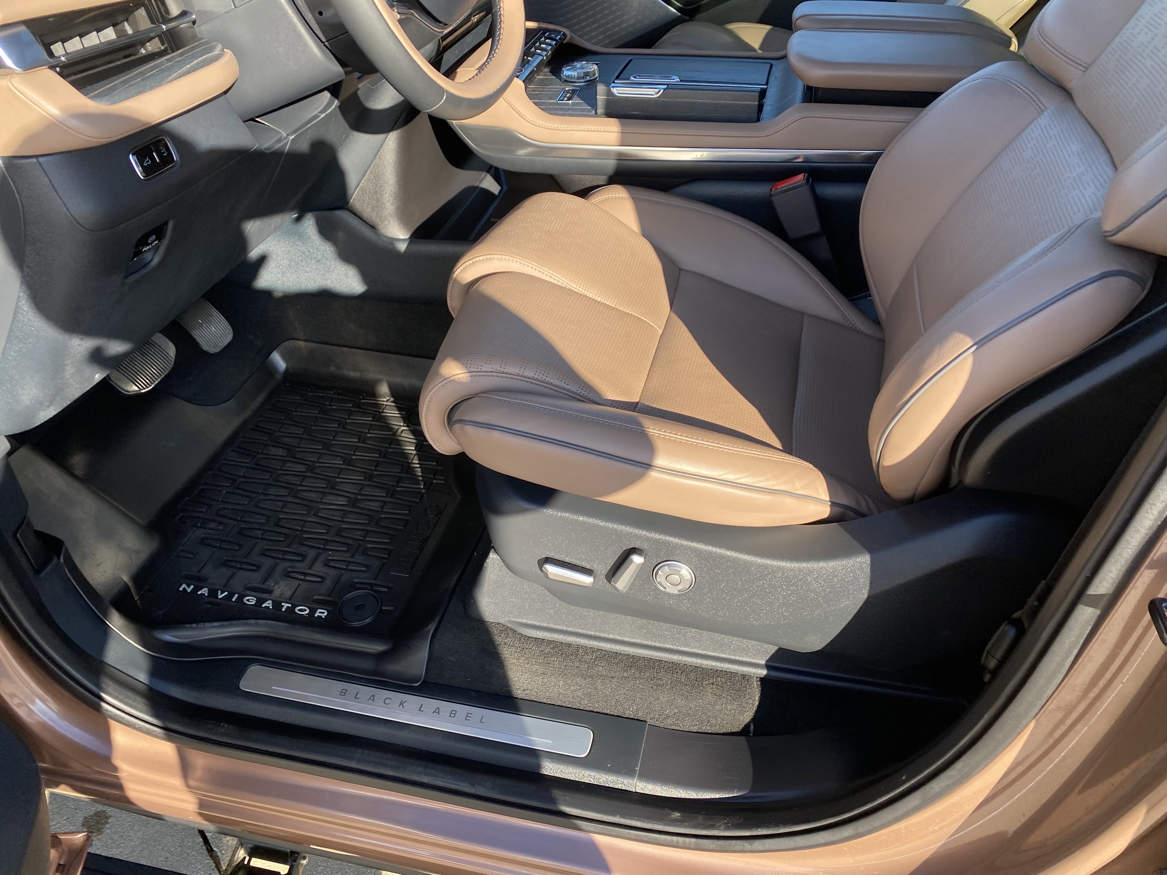 Used 2025 Lincoln Navigator L Black Label image 19