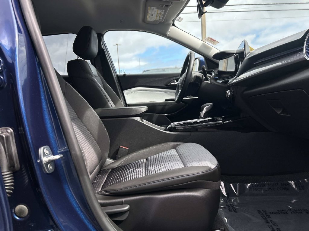 Used 2024 Chevrolet Trax LT w/ Driver Confidence Package FWD image 17