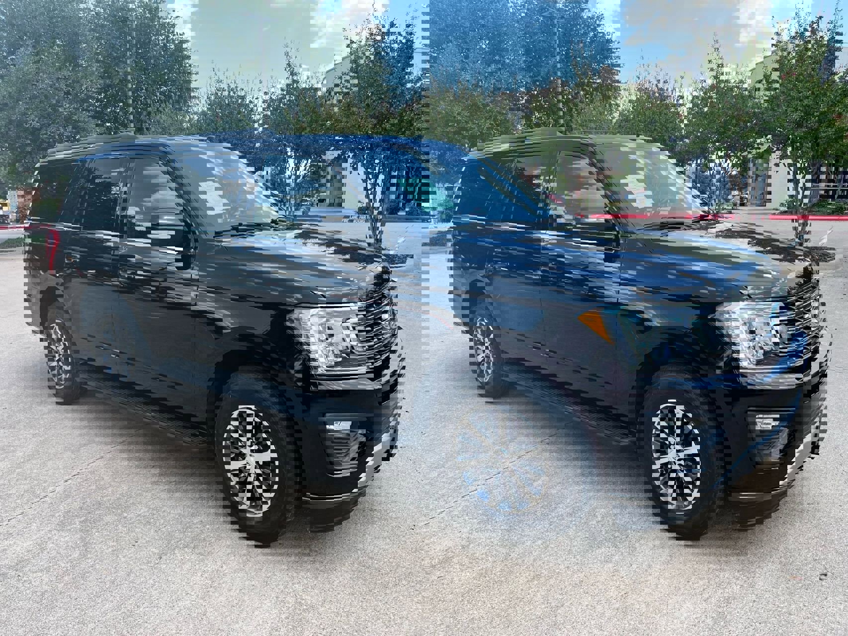 Used 2019 Ford Expedition Max XLT w/ Equipment Group 201A image 3