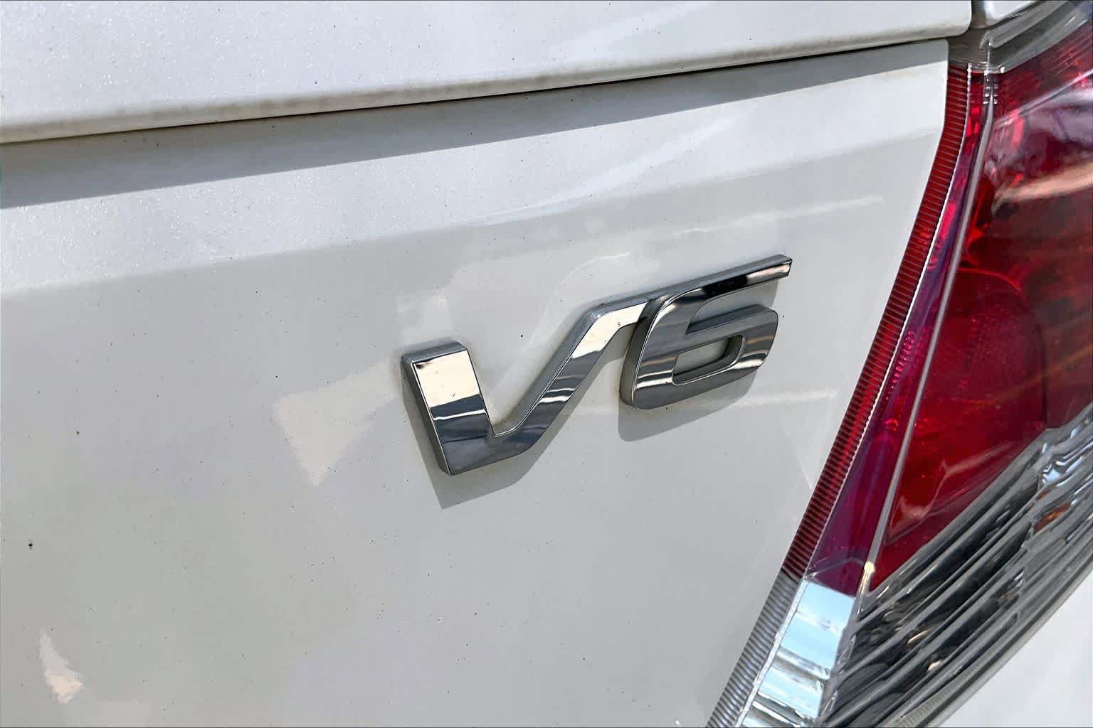 Used 2010 Honda Accord EX-L image 9