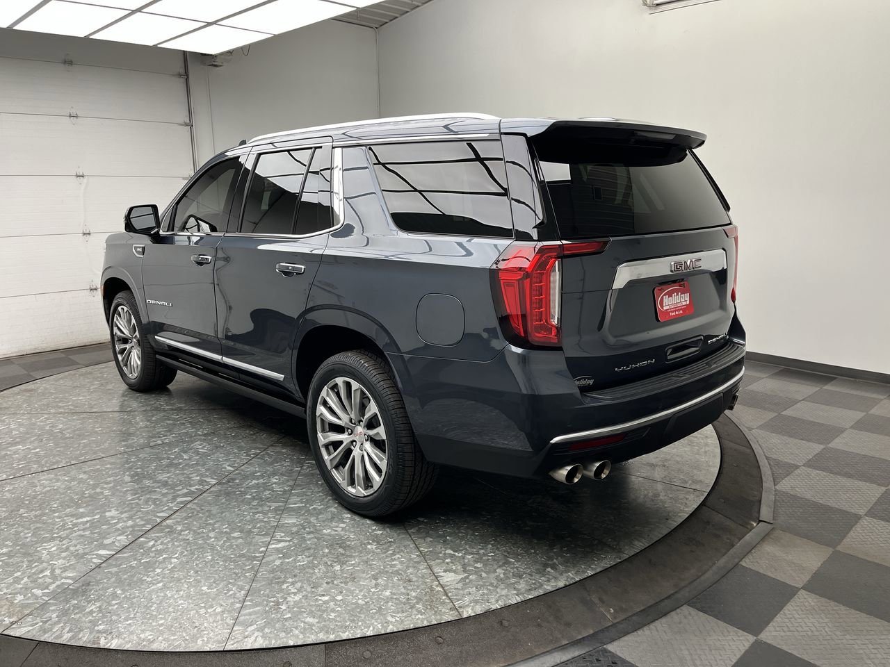 Certified 2021 GMC Yukon Denali w/ Denali Premium Package AWD/4WD image 2
