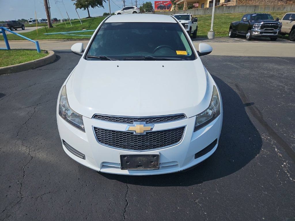 Used 2014 Chevrolet Cruze LT w/ Technology Package FWD image 4