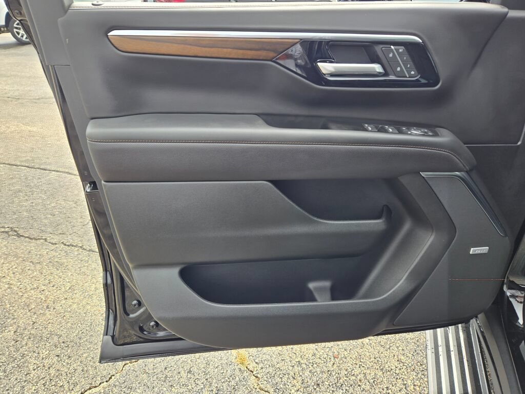 New 2026 Chevrolet Tahoe High Country AWD/4WD image 24
