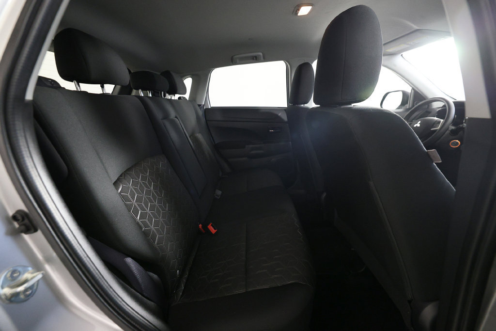 Used 2026 Mitsubishi Outlander Sport ES AWD/4WD image 11