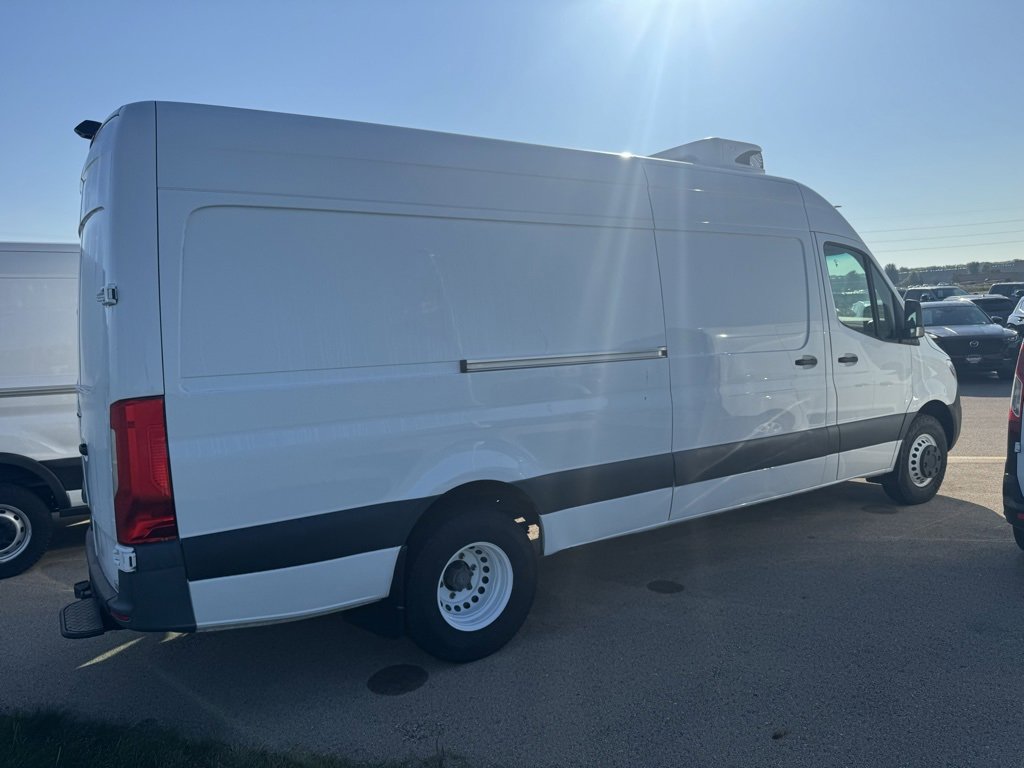 Used 2019 Freightliner Sprinter 2500 image 4