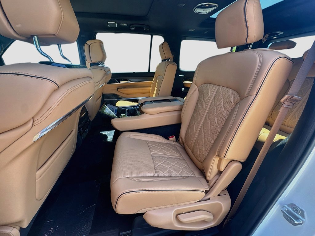 New 2026 Jeep Grand Wagoneer Summit AWD/4WD image 26