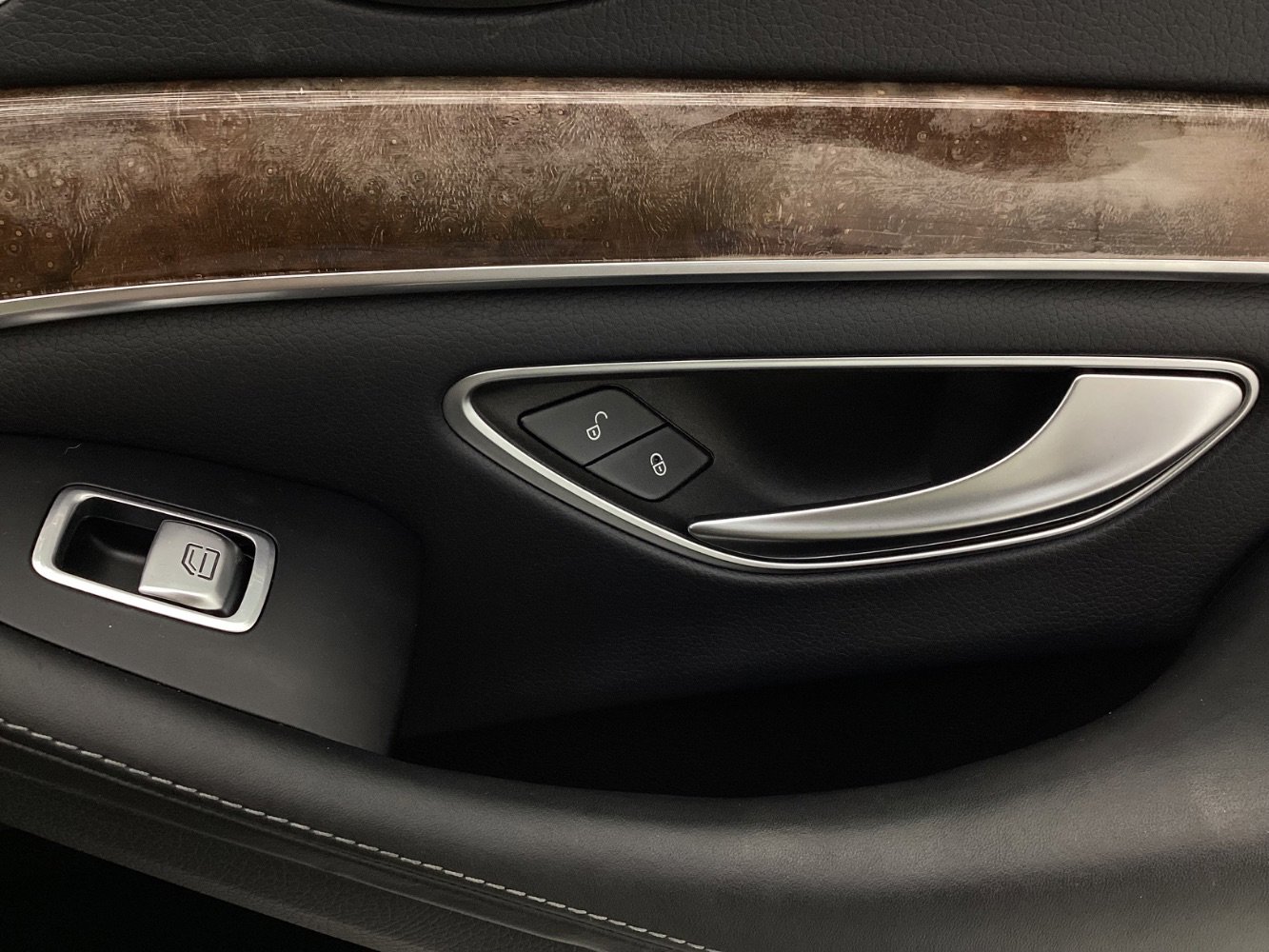 Used 2018 Mercedes-Benz S 560 4MATIC Sedan image 39