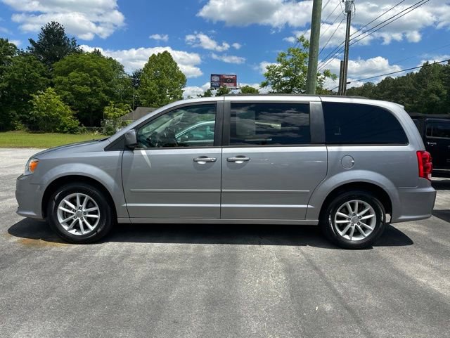 Used 2016 Dodge Grand Caravan SXT w/ Rear Park Assist Package FWD image 4
