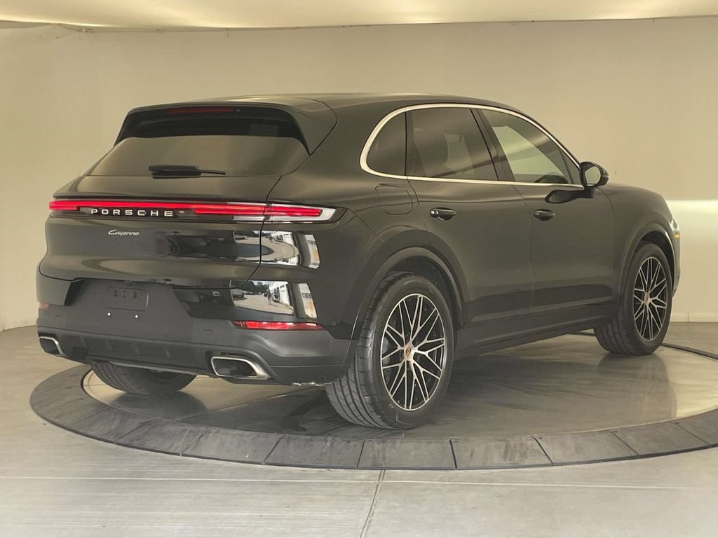 Certified 2025 Porsche Cayenne AWD/4WD image 7