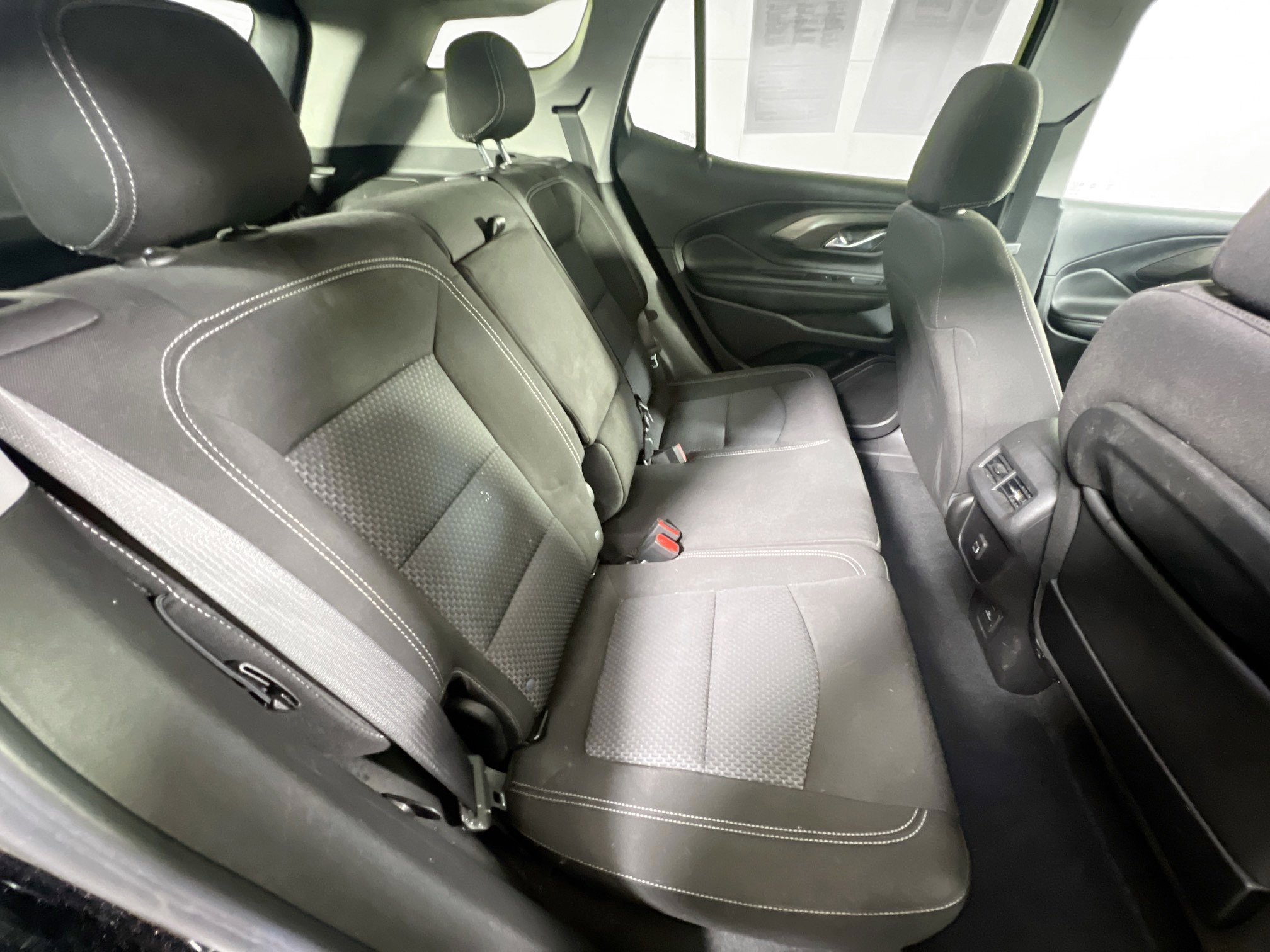 Used 2022 GMC Terrain SLE w/ Driver Convenience Package image 26