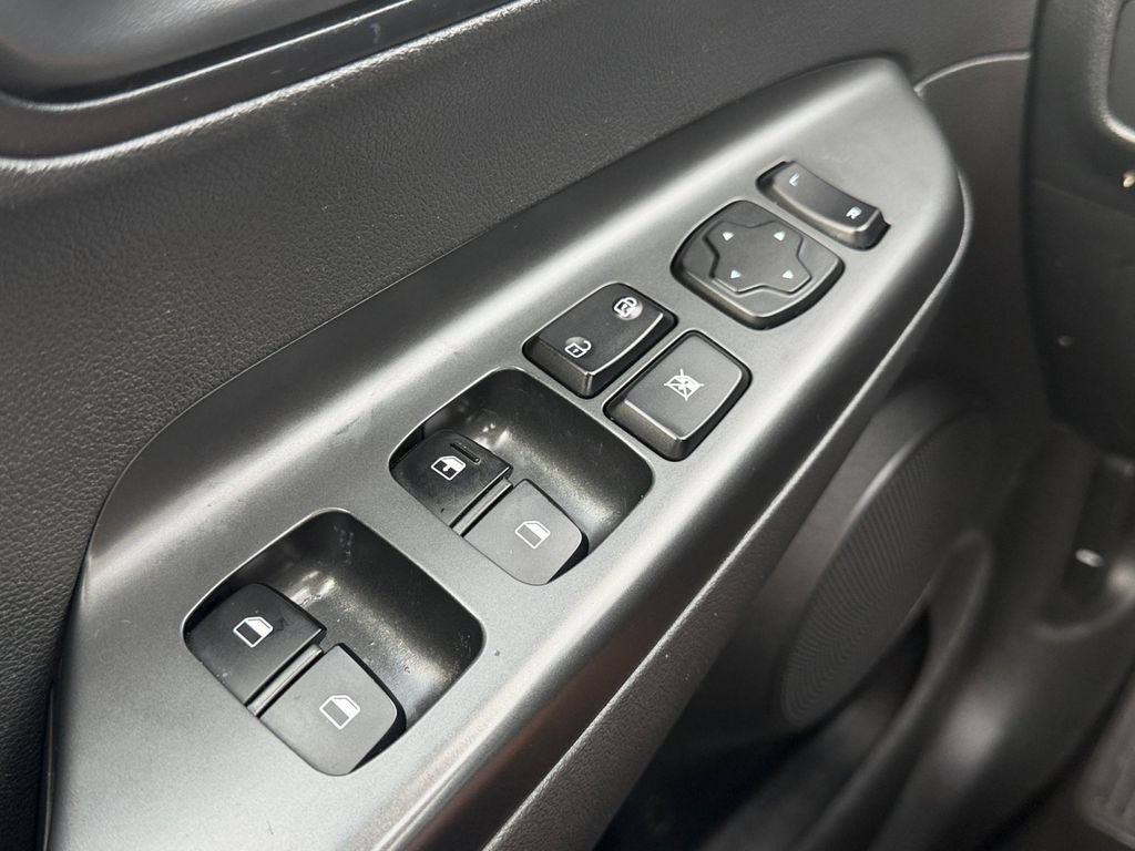 Used 2021 Hyundai Kona SE FWD image 18