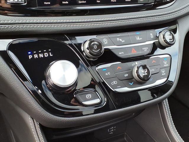 New 2026 Chrysler Pacifica Limited w/ S Appearance Package FWD image 19