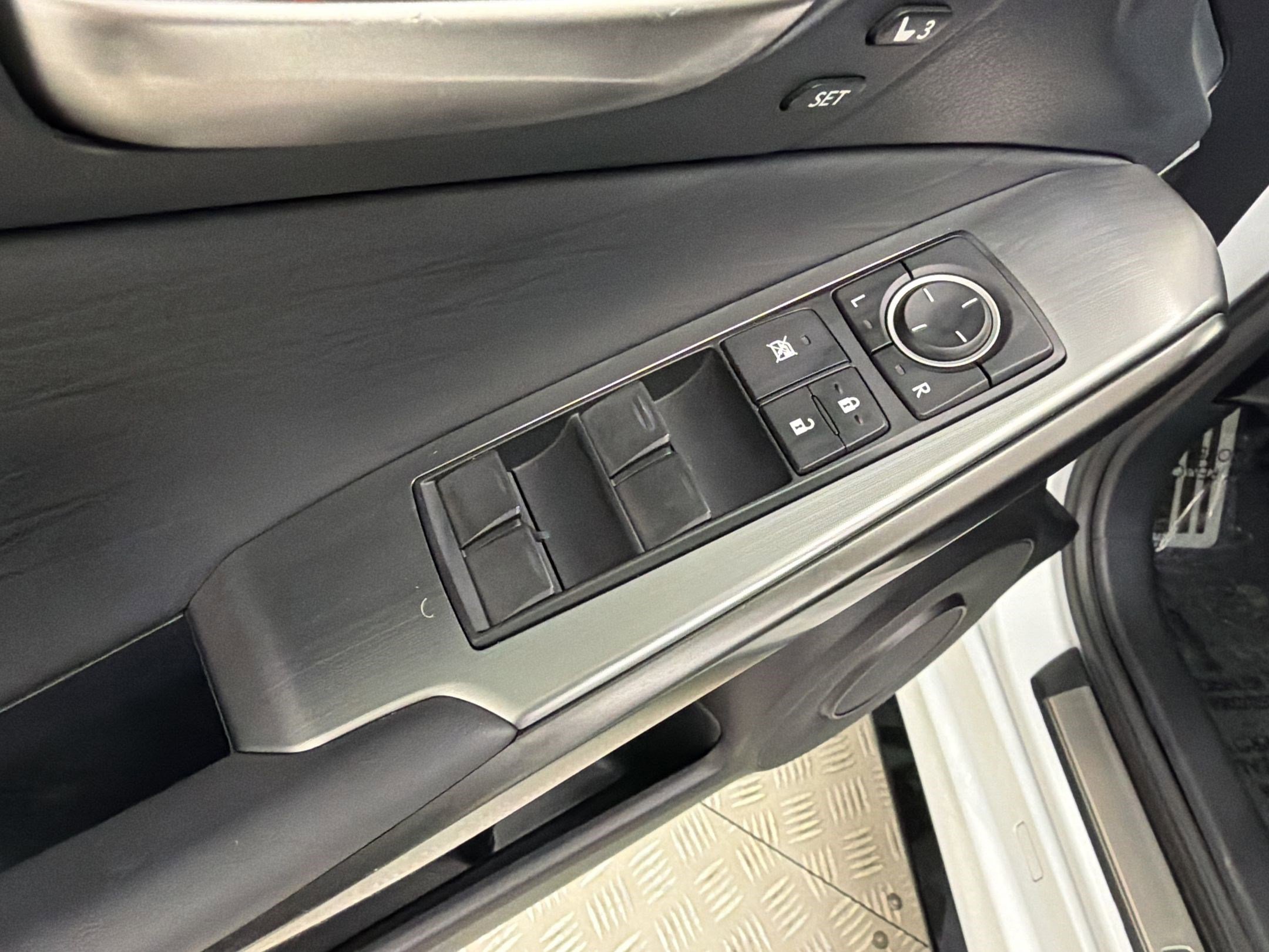 Used 2023 Lexus IS 500 w/ Accessory Package RWD image 13