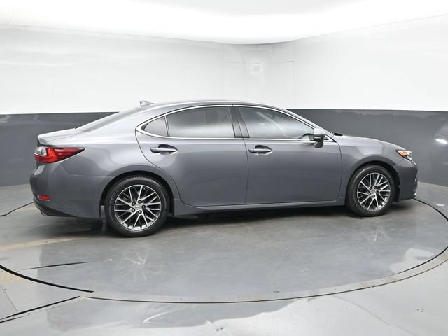 Used 2016 Lexus ES 350 w/ Luxury Package w/Wood Trim FWD image 9
