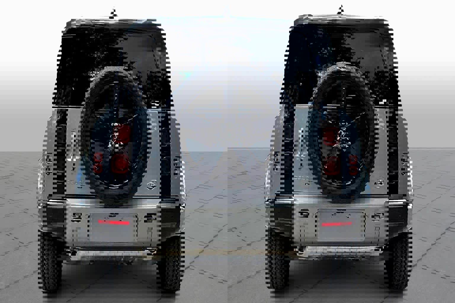 Used 2022 Land Rover Defender 110 X-Dynamic HSE image 4