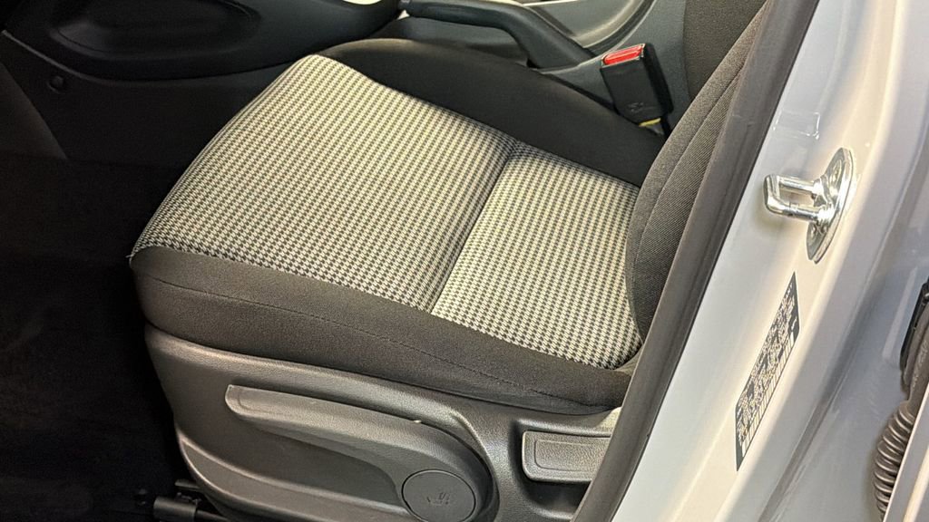 Used 2022 Hyundai Kona SE image 24