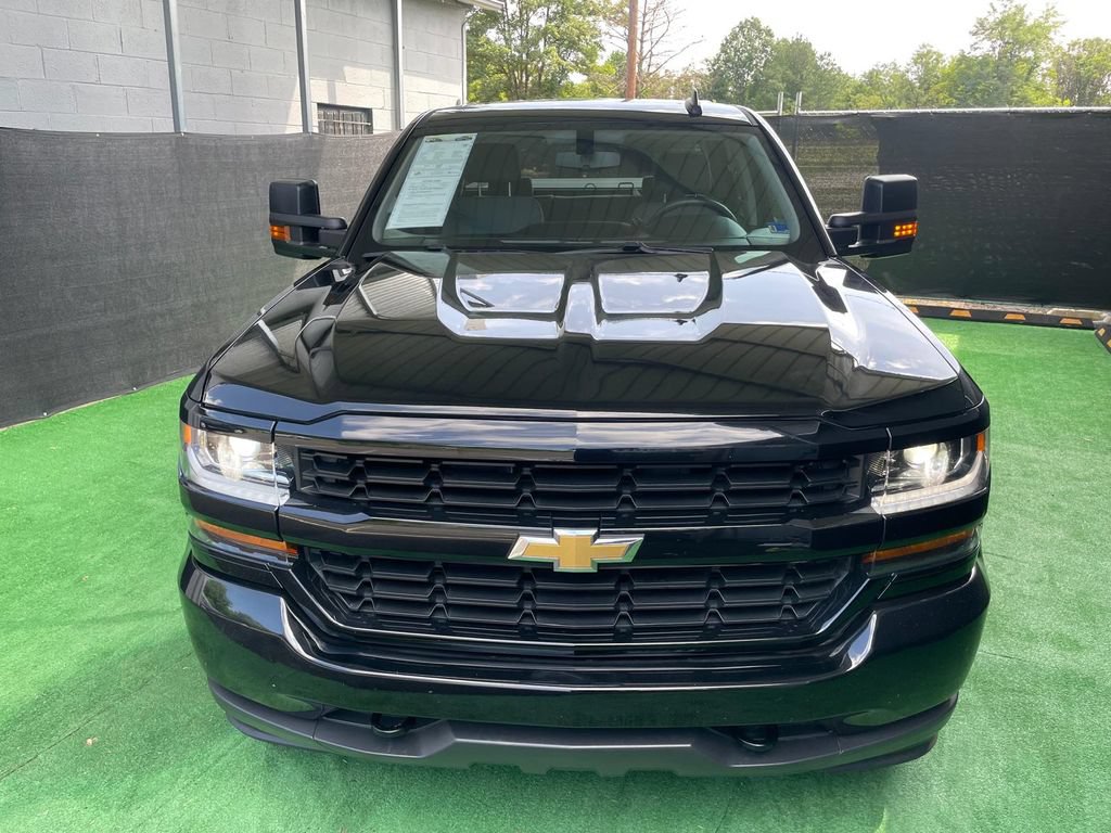 Used 2018 Chevrolet Silverado 1500 Custom w/ Custom Value Package AWD/4WD image 9