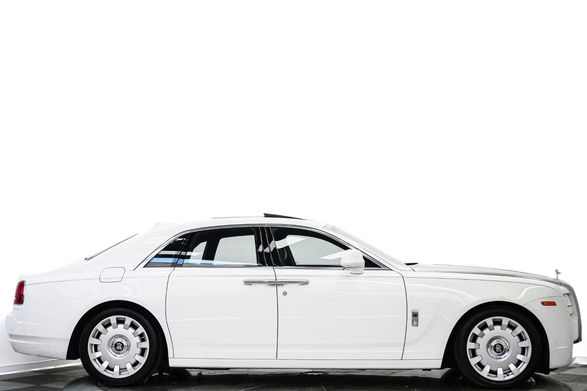 Used 2014 Rolls-Royce Ghost RWD image 2