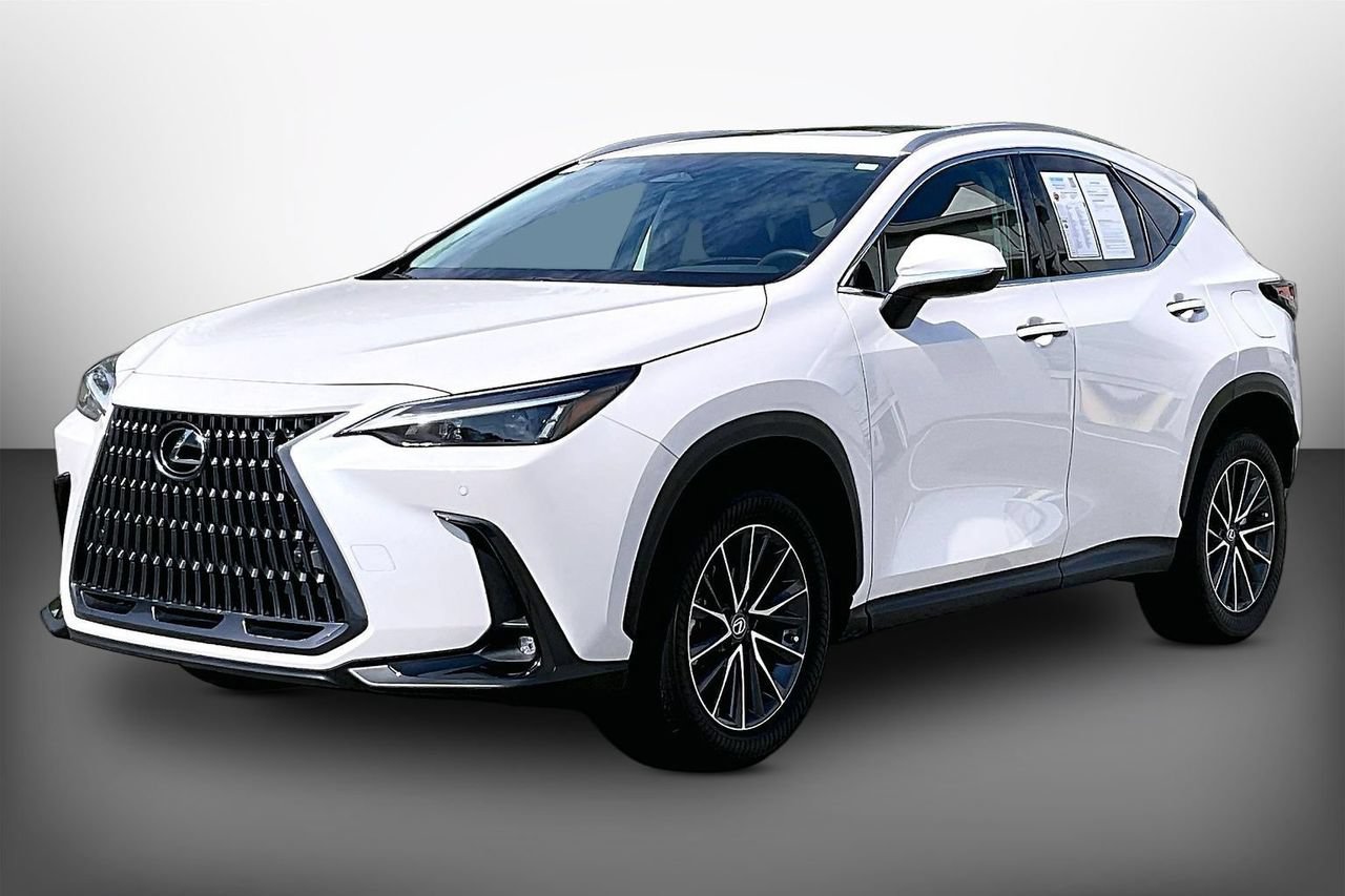 Used 2025 Lexus NX 250 FWD w/ Towing Package (2000 Lbs) image 4