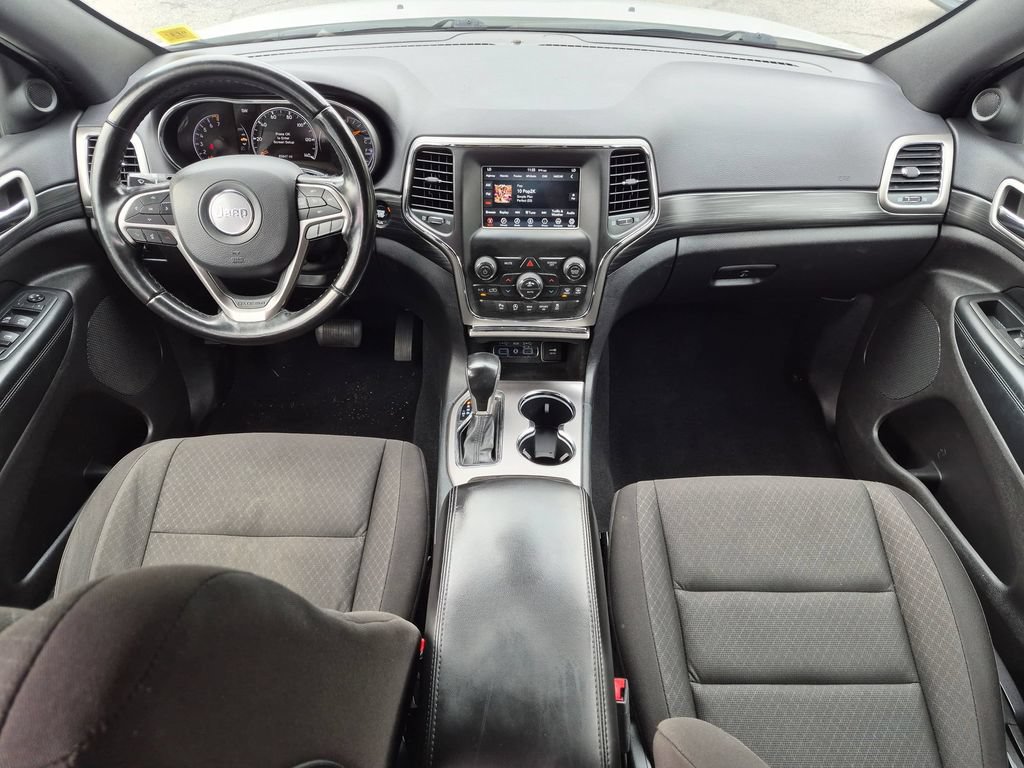 Used 2020 Jeep Grand Cherokee Laredo AWD/4WD image 19