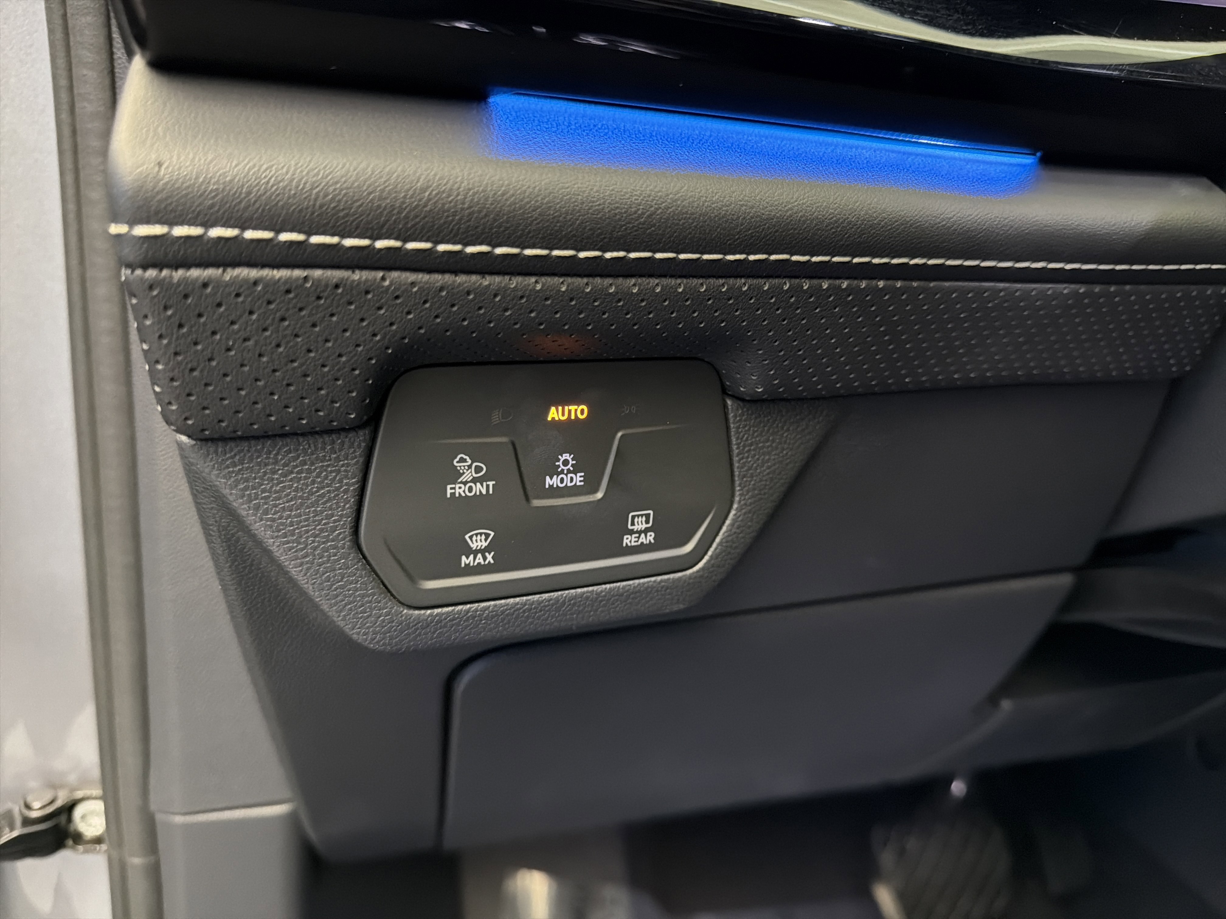 Used 2024 Volkswagen Atlas SEL image 15