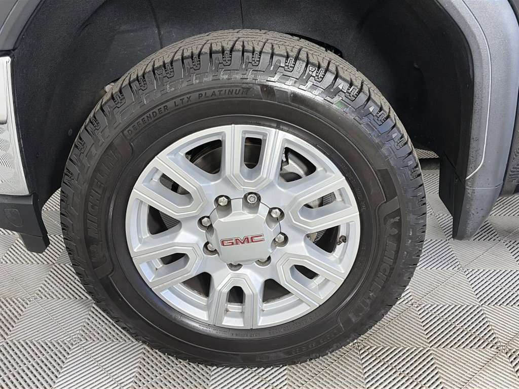 Used 2022 GMC Sierra 3500 SLT w/ SLT Premium Package image 8