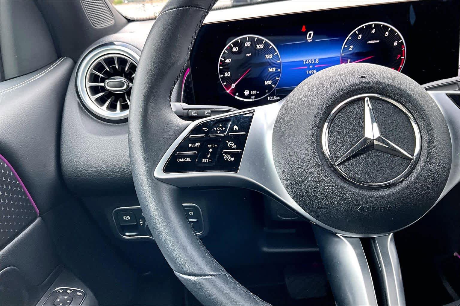 Used 2025 Mercedes-Benz GLB 250 image 46
