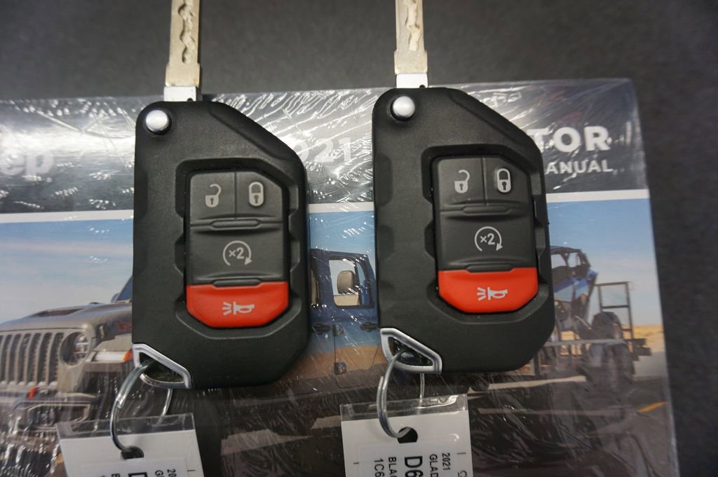 Used 2021 Jeep Gladiator Sport AWD/4WD image 17