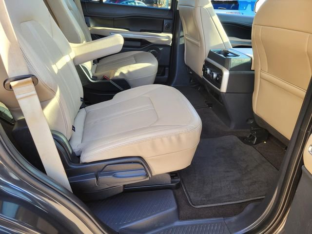 Used 2022 Ford Expedition Limited image 12
