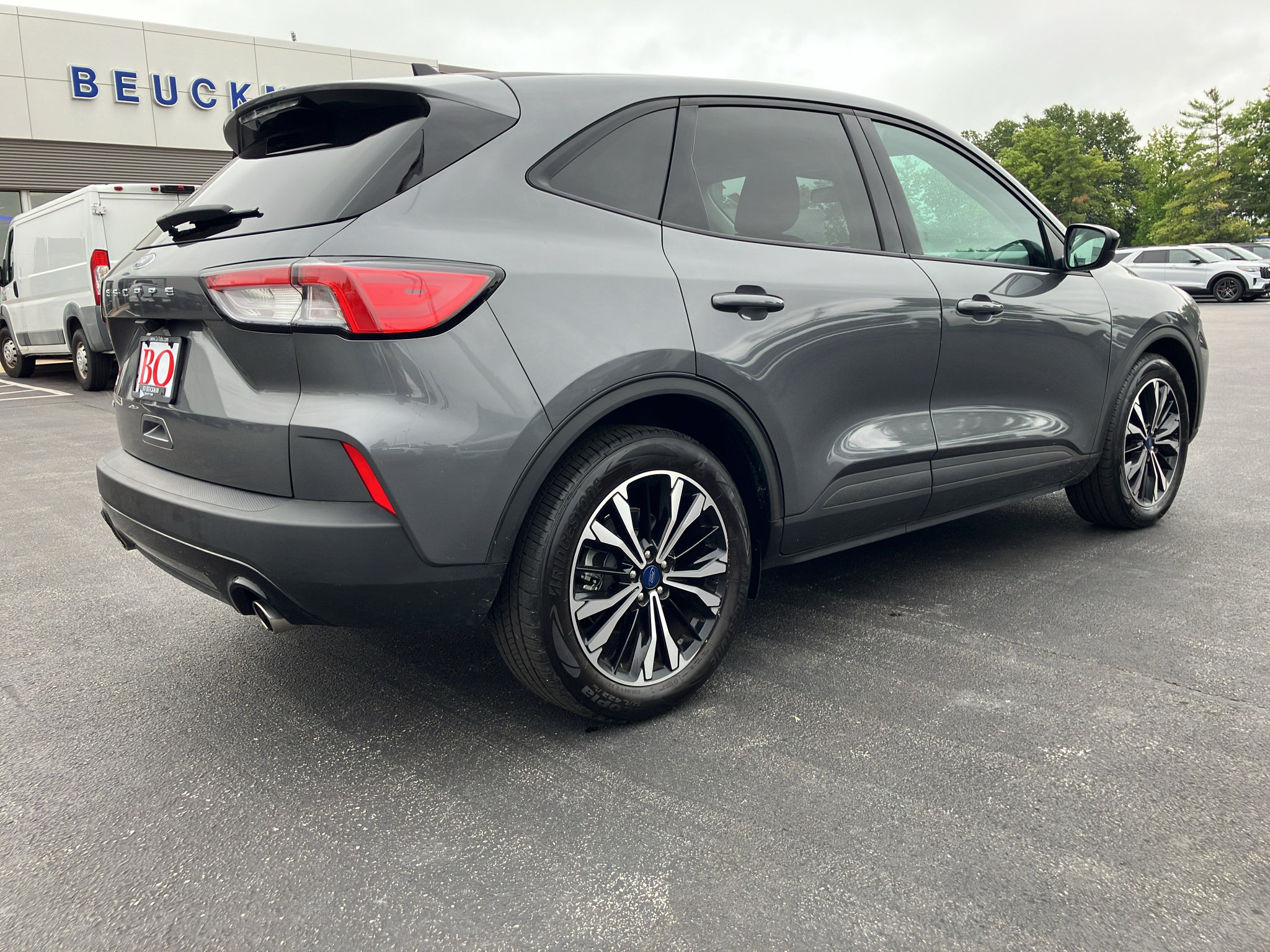 Used 2022 Ford Escape SE w/ SE Sport Appearance Package FWD image 5