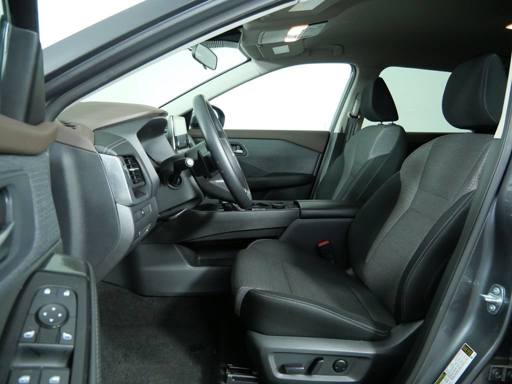 Used 2023 Nissan Rogue SV AWD/4WD image 15