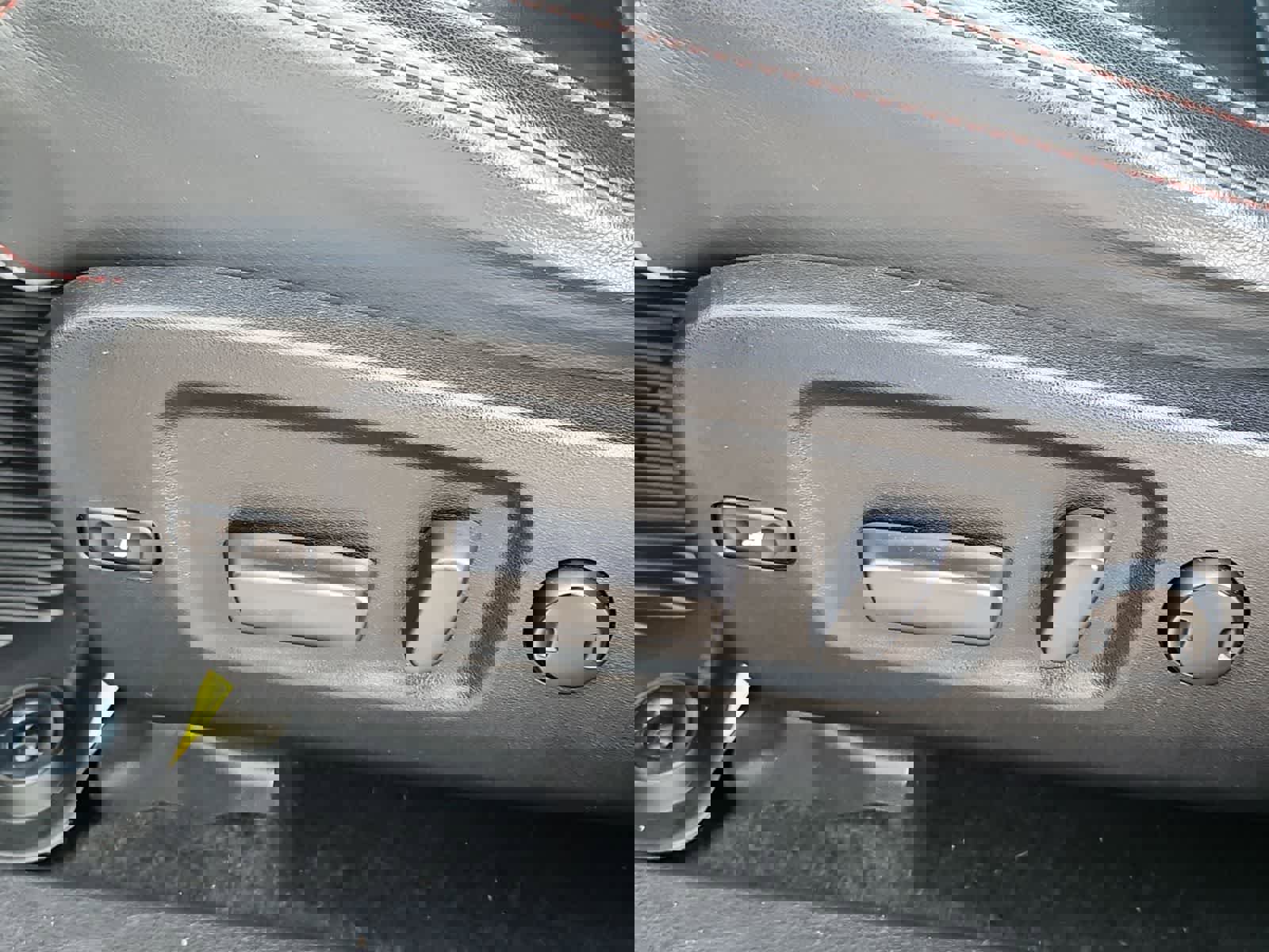 Used 2019 Toyota Highlander SE w/ Nightshade Edition image 19