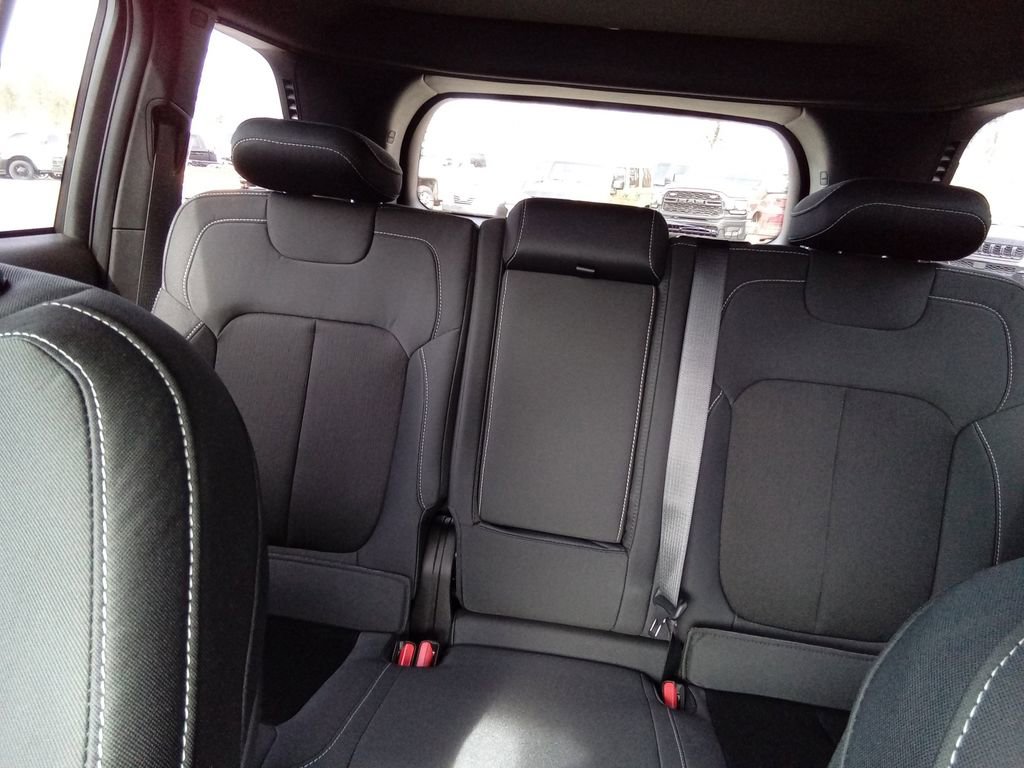 New 2026 Jeep Grand Cherokee Laredo X image 22