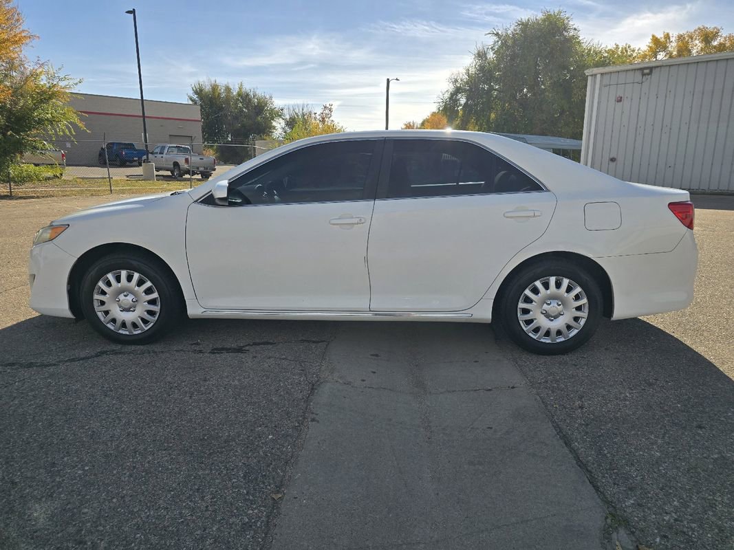 Used 2013 Toyota Camry LE image 8