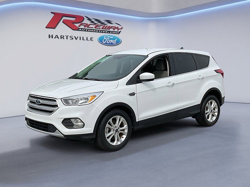 Used 2019 Ford Escape SE image 2