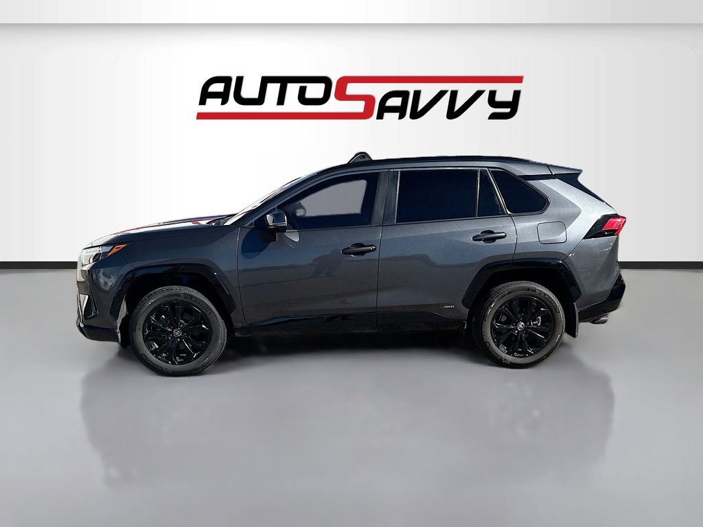 Used 2023 Toyota RAV4 SE image 4