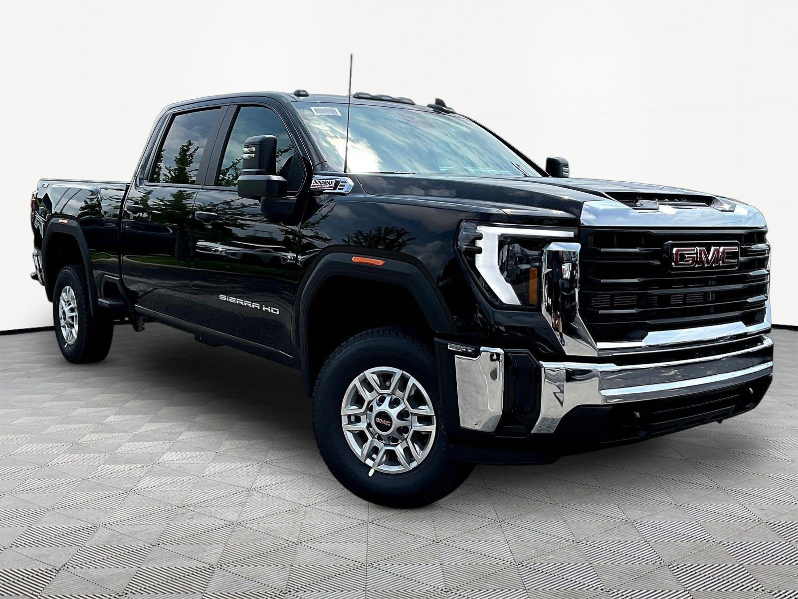 New 2026 GMC Sierra 2500 Pro AWD/4WD image 2